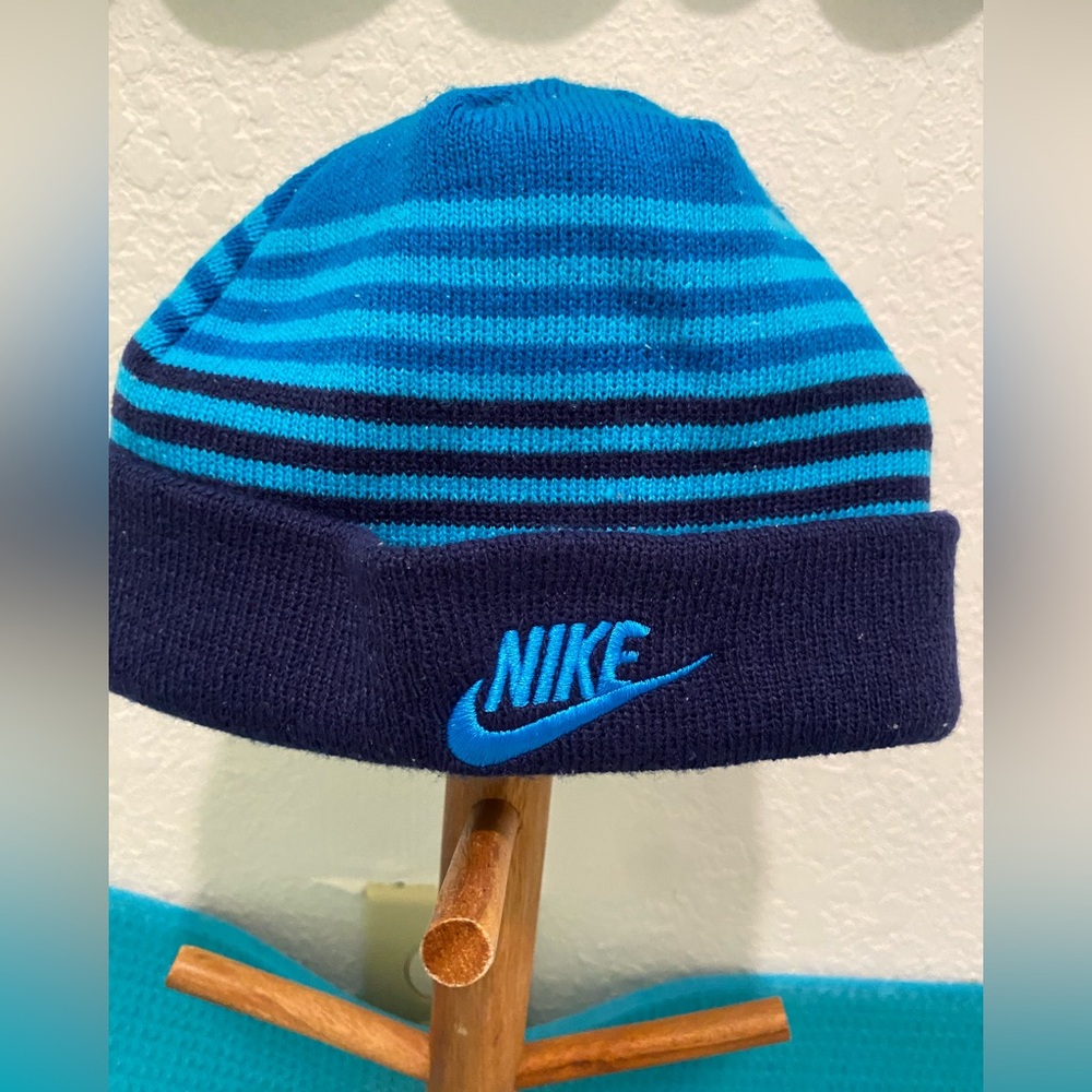 NIKE KIDS Boy “Knit Striped Beanie w/Logo” Size Toddler Navy Blue/Turquoise EUC